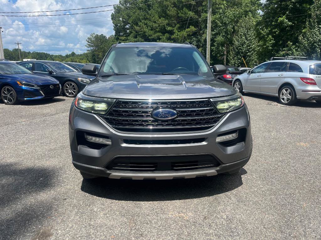Used 2021 Ford Explorer XLT w/ Equipment Group 202A AWD/4WD image 2