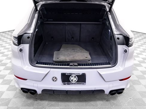 Used 2020 Porsche Cayenne Turbo image 30