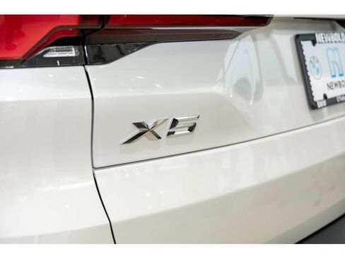 New 2026 BMW X5 xDrive50e w/ Premium Package AWD/4WD image 51