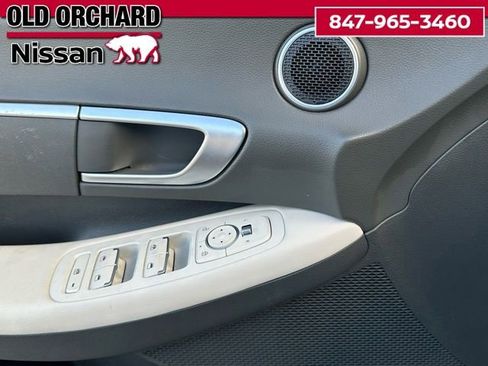Used 2023 Hyundai Sonata SE image 9