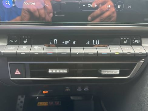 Used 2025 Toyota Camry XSE FWD image 21