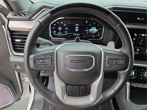 Used 2023 GMC Sierra 1500 Denali w/ Technology Package AWD/4WD image 15