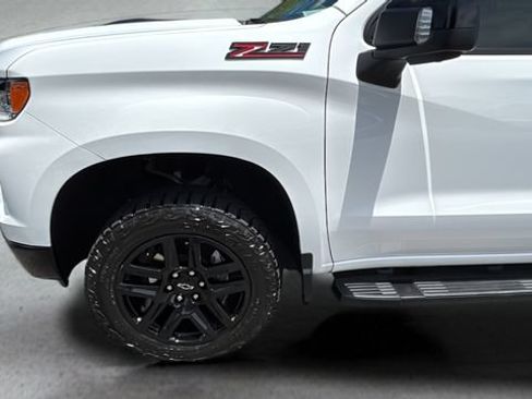 Used 2024 Chevrolet Silverado 1500 LT Trail Boss w/ Convenience Package II AWD/4WD image 34
