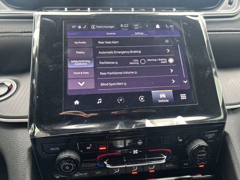 New 2025 Jeep Grand Cherokee Altitude image 30