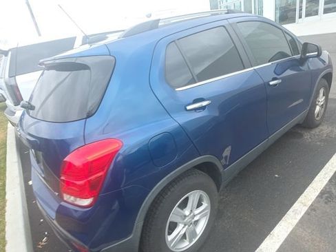 Used 2019 Chevrolet Trax LT w/ Driver Confidence Package image 2