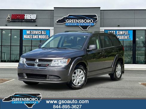 Used 2020 Dodge Journey SE FWD image 1