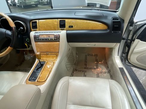 Used 2004 Lexus SC 430 Convertible RWD image 34