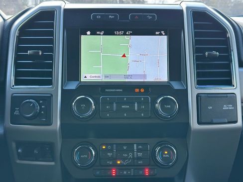 Certified 2019 Ford F250 Lariat w/ Lariat Ultimate Package image 18