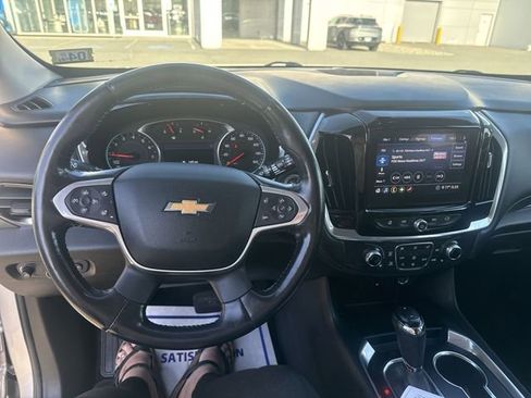Used 2020 Chevrolet Traverse LT w/ Driver Confidence II Package AWD/4WD image 11