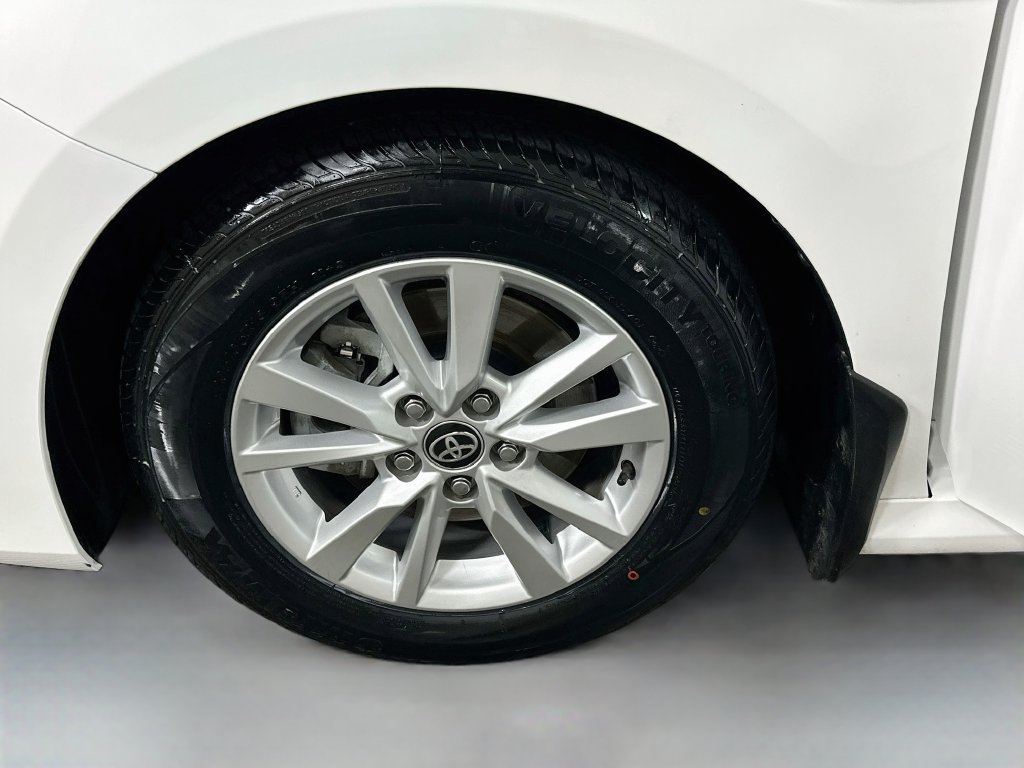 Used 2026 Toyota Camry LE FWD image 31