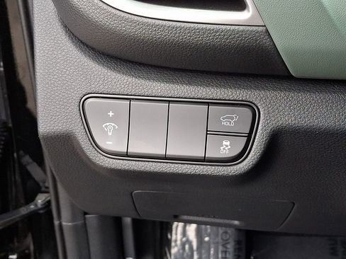 Certified 2025 Kia Seltos SX w/ SX Sunroof Package image 25