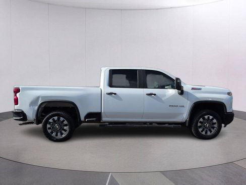 Used 2024 Chevrolet Silverado 2500 Custom w/ Custom Value Package AWD/4WD image 6