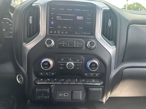 Used 2021 GMC Sierra 1500 SLT w/ SLT Premium Plus Package AWD/4WD image 19