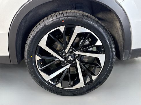 Used 2024 Mitsubishi Outlander SE FWD image 37