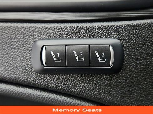 Used 2018 Alfa Romeo Stelvio AWD image 34