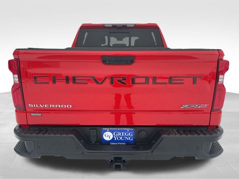 Used 2022 Chevrolet Silverado 1500 ZR2 w/ Technology Package image 11