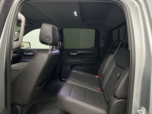 Used 2023 GMC Sierra 1500 SLT AWD/4WD image 43