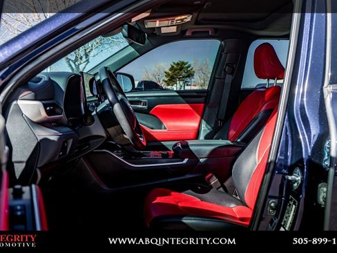 Used 2023 Toyota Highlander XSE image 14