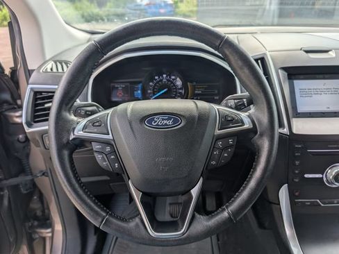 Used 2019 Ford Edge Titanium FWD image 15