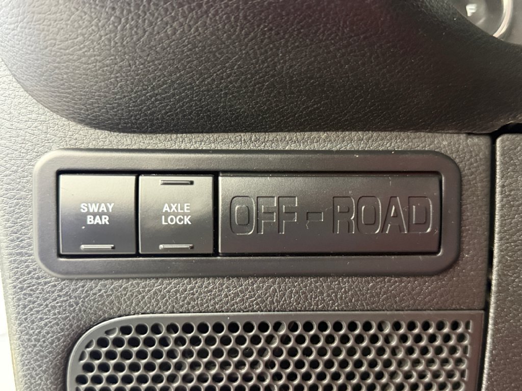 Used 2016 Jeep Wrangler Unlimited Rubicon w/ Connectivity Group AWD/4WD image 36
