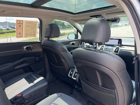 Used 2022 Kia Sorento EX w/ Panoramic Sunroof Package FWD image 34