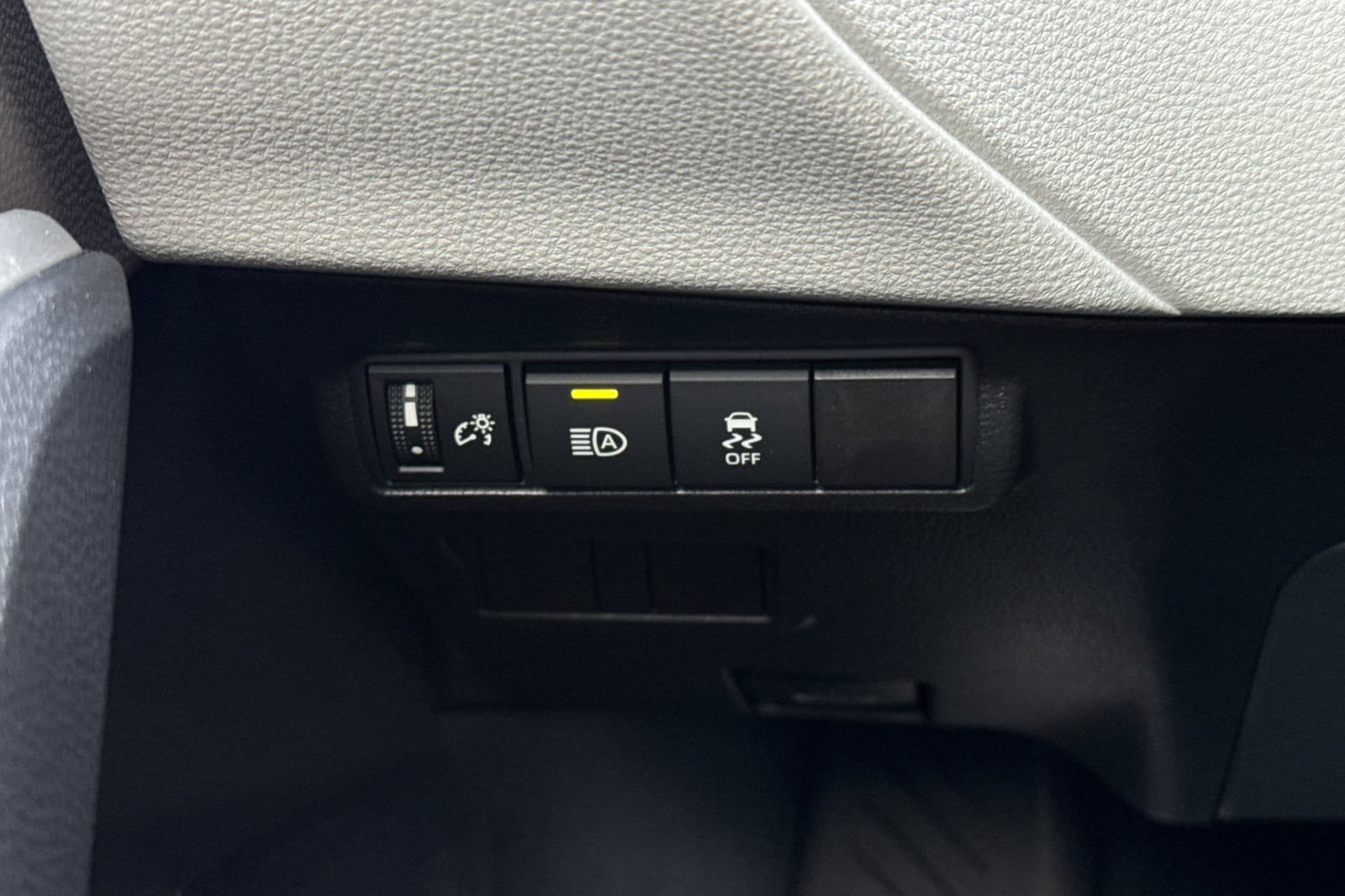New 2026 Toyota Corolla Cross L FWD image 28