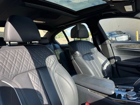 Used 2019 BMW 530i xDrive w/ Convenience Package image 29