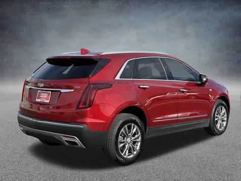 Used 2021 Cadillac XT5 Premium Luxury image 3