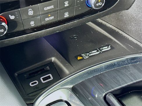 Used 2023 Buick Enclave Essence w/ Experience Buick Package image 32