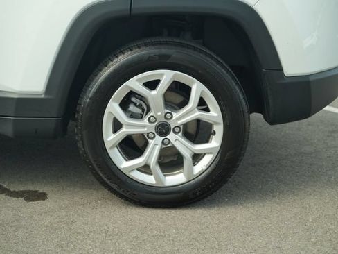 Used 2025 Jeep Compass Latitude AWD/4WD image 45