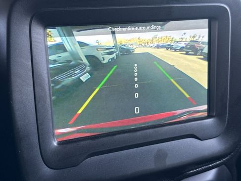 Used 2018 Jeep Renegade Altitude w/ Cold Weather Group FWD image 18
