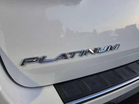 Used 2020 Ford Explorer Platinum w/ Premium Technology Package AWD/4WD image 8
