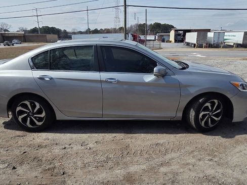 Used 2016 Honda Accord EX-L image 6