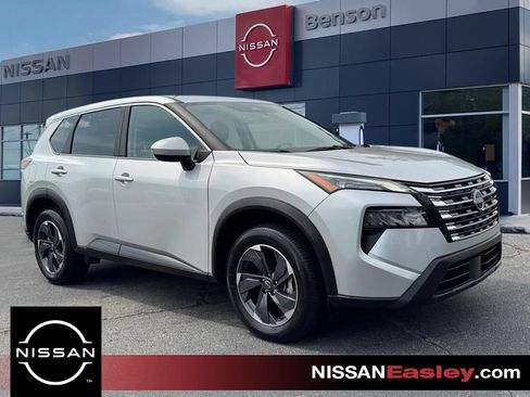 Used 2025 Nissan Rogue SV FWD image 1