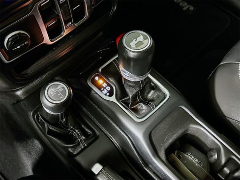 Used 2021 Jeep Wrangler Unlimited Sahara image 17