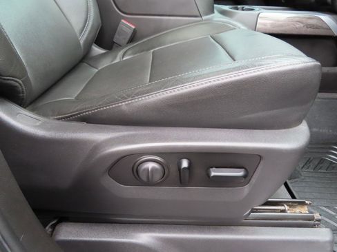 Used 2020 Chevrolet Silverado 2500 LTZ AWD/4WD image 55