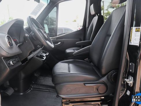Used 2023 Mercedes-Benz Sprinter 2500 image 16