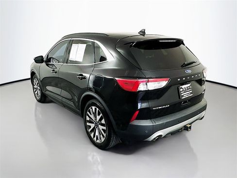 Used 2020 Ford Escape Titanium image 5