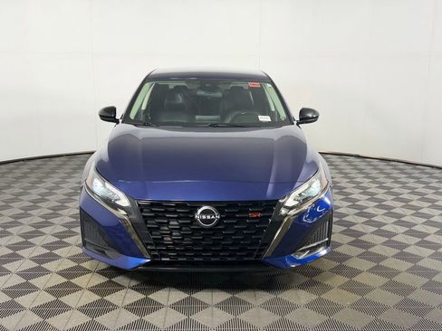 Used 2023 Nissan Altima 2.5 SR FWD image 11