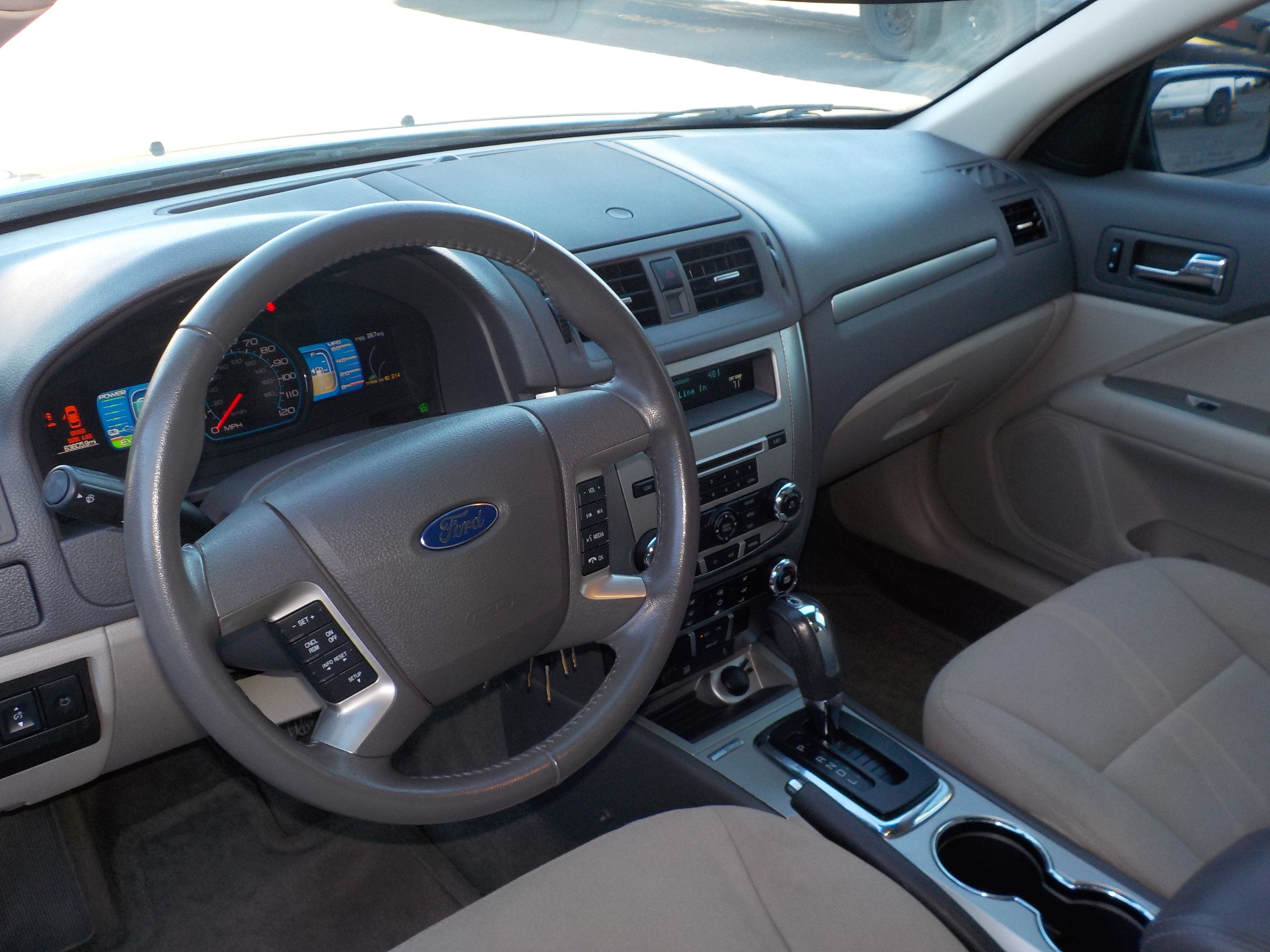 Used 2012 Ford Fusion Hybrid FWD image 13