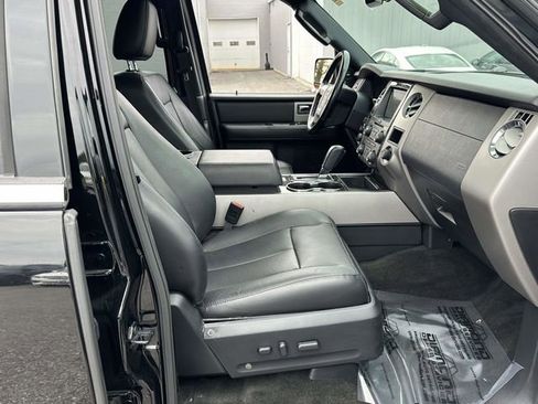 Used 2016 Ford Expedition Limited image 19