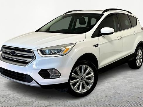 Used 2019 Ford Escape SEL image 2