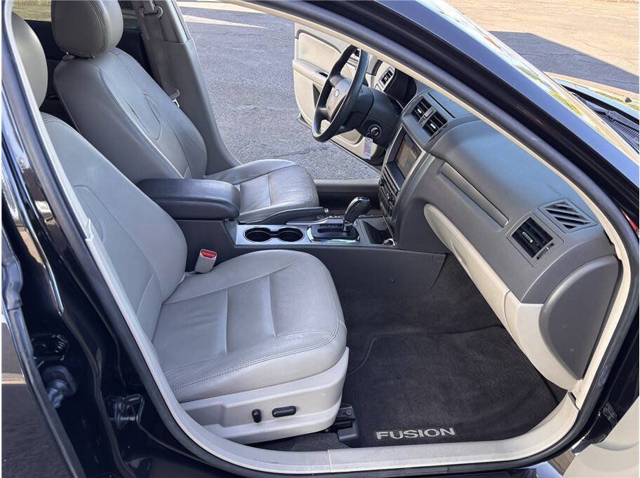 Used 2012 Ford Fusion Hybrid FWD image 14