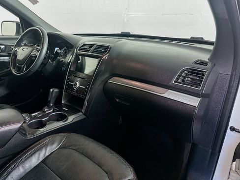 Used 2018 Ford Explorer Sport w/ Equipment Group 401A AWD/4WD image 29
