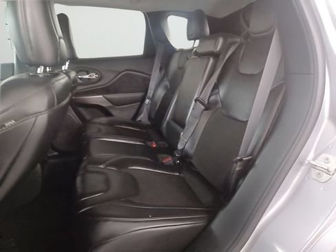 Used 2020 Jeep Cherokee Latitude Plus FWD image 11