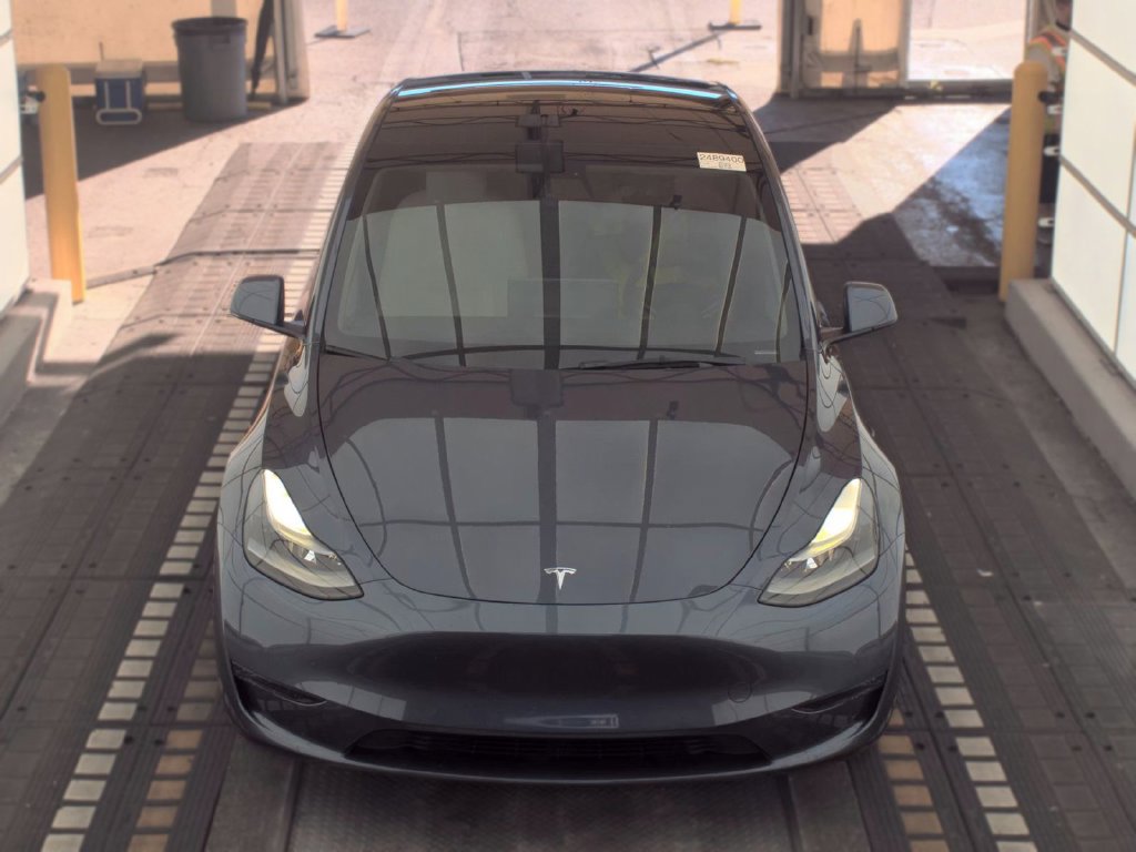 Used 2022 Tesla Model Y Performance AWD/4WD image 2