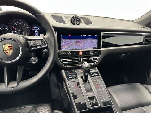 Certified 2026 Porsche Macan image 28