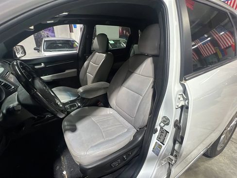 Used 2015 Kia Sorento SX image 5