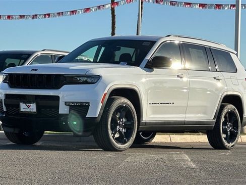 New 2025 Jeep Grand Cherokee L Limited w/ Black Appearance Package image 10