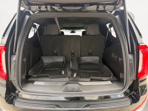 Used 2023 GMC Yukon XL Denali AWD/4WD image 12